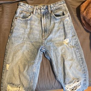 Zara, size 0, light wash, mid-rise, ripped, mom jeans.